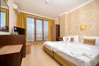 Отель Hotel Iris Несебр Люкс с 1 спальней и балконом (для 4 взрослых)-8